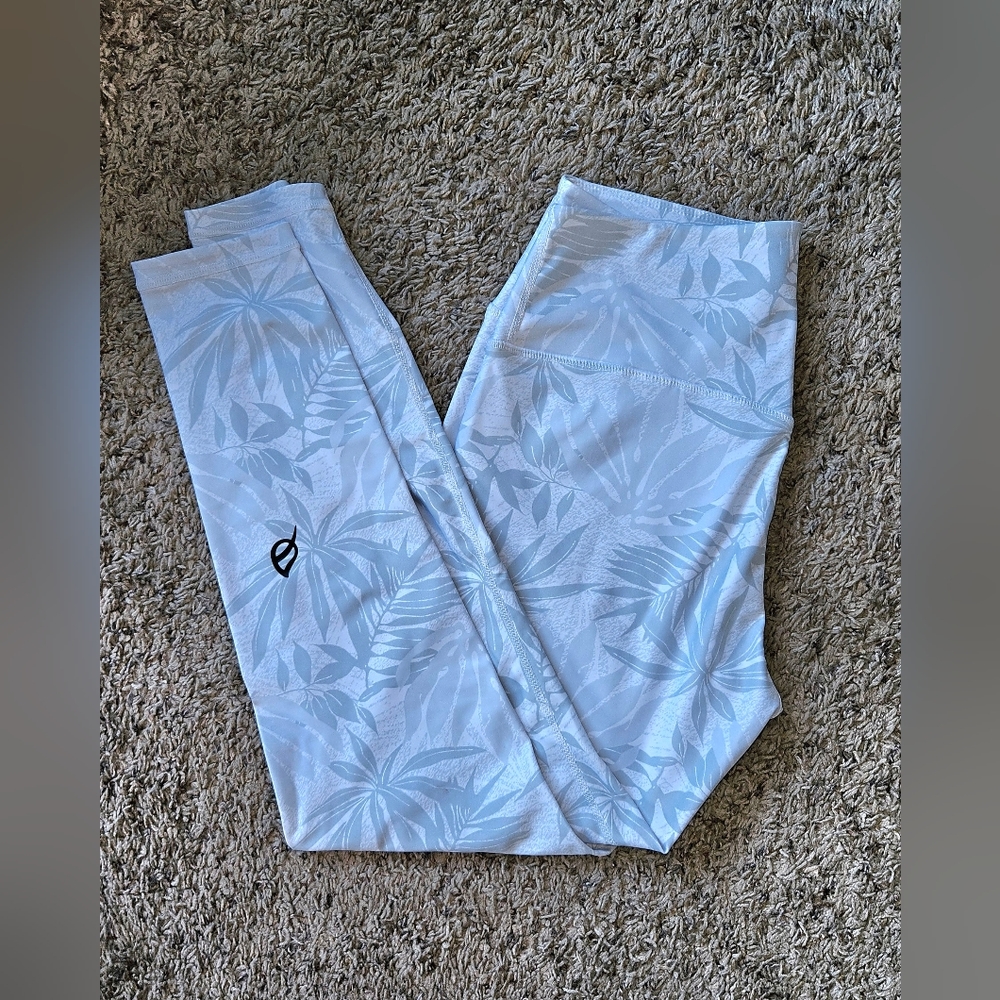 *NWOT-P'tula- The Desa'ree Swift Leggings - Large